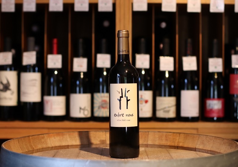 Entre nós de acordo com Valensac País de Oc Petit Verdot